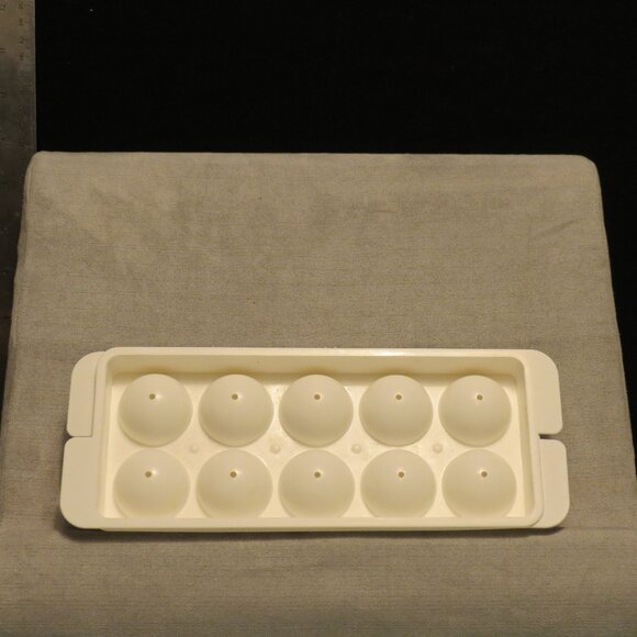 Small Ice Ball/Sphere Mold/Makes 10 - Picture 1 of 3